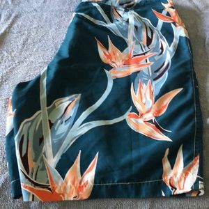 Mens Tommy Bahama Board shorts size 40